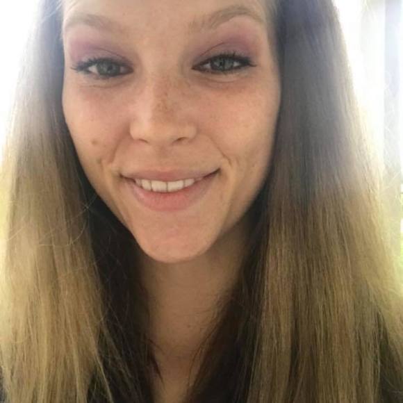 Meet your Posher, Gabby - Picture 1 of 1